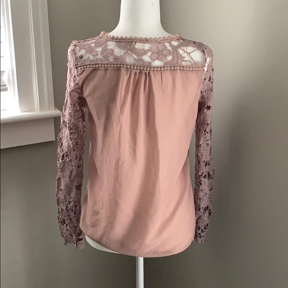 Lace top! - Picture 2 of 2